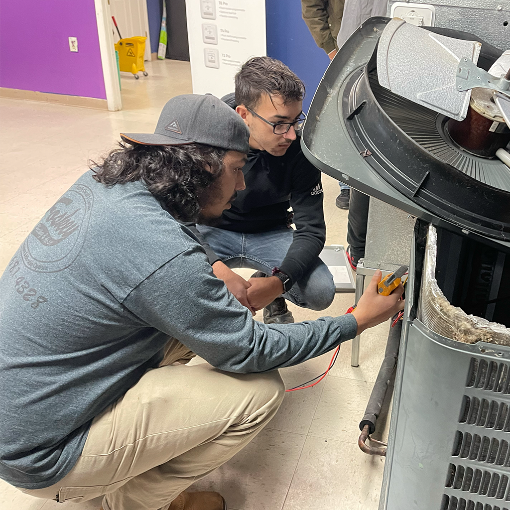 Hvac Students learning